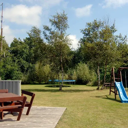 Three-bedroom Holiday In 86