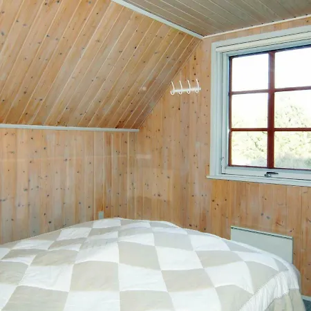 Three-bedroom Holiday In 86 * Blavand