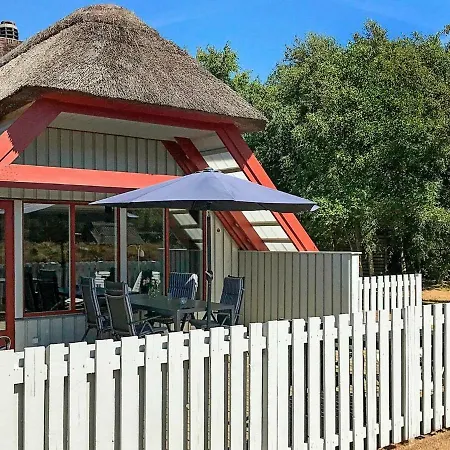 Holiday home Three-bedroom Holiday In 86