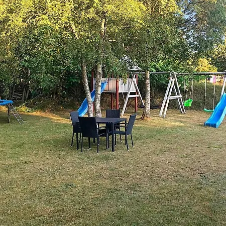 Three-bedroom Holiday In 86 *