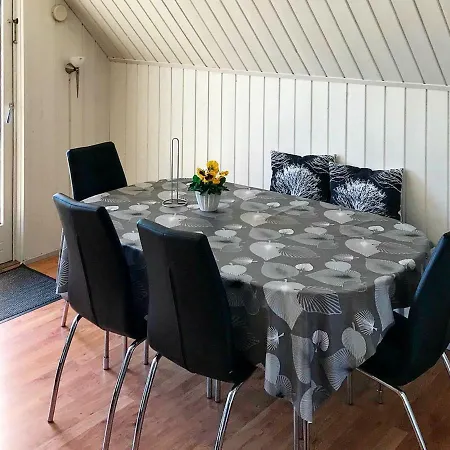 Holiday home Three-bedroom Holiday In 86 Blavand